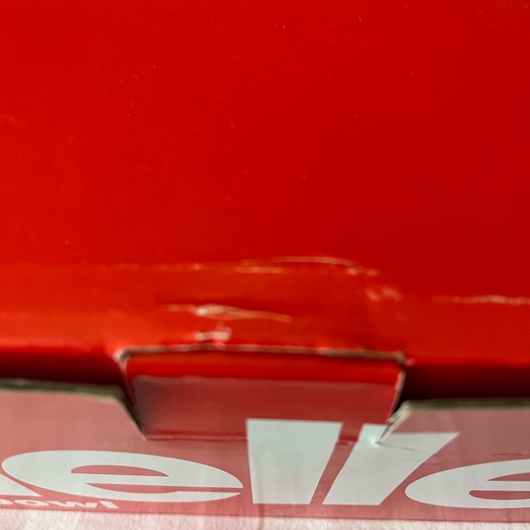 Supreme/Heller Bowls (Set of 6)
Set of six 5" stackable melamine bowls - Picture 6 of 8